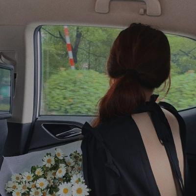 老艺术家孙女恋爱脑怒怼网友，人设崩塌，凌晨持续发酵